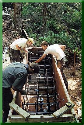 Keith Monohan, Bryce Thompson and Marco Ernandes tying steel.