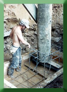 Lars Henrikson forming tower base